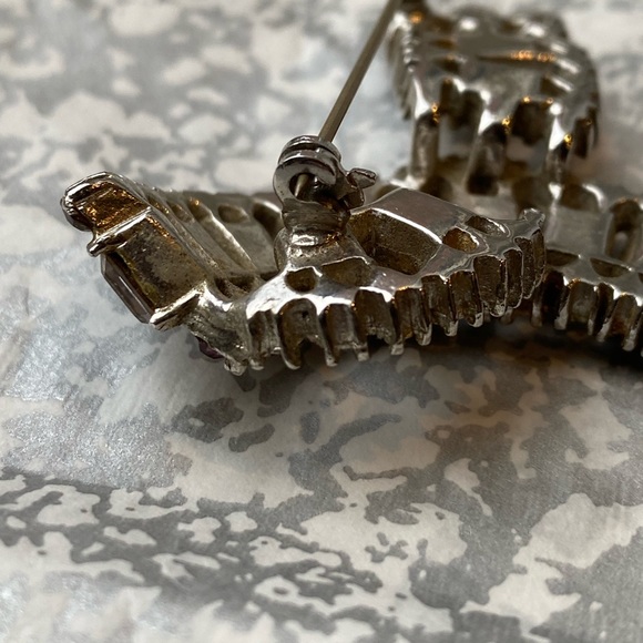 Vintage Brooch- purple and clear stones - Picture 5 of 7